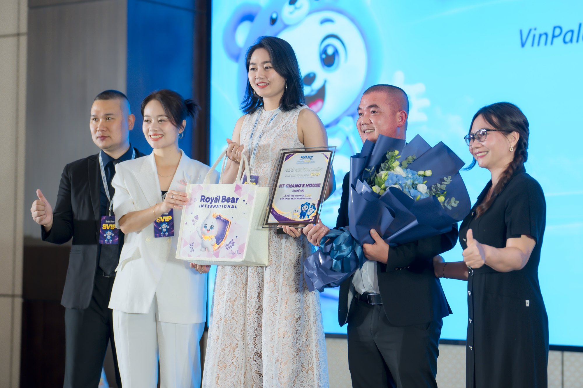 Cam xuc T&T Group: Hanh trinh 16 nam Smile Bear & Le ra mat Royal Bear — ảnh 18/18
